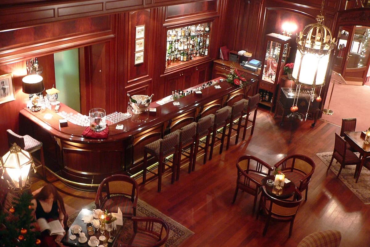 Bar, boîte de nuit