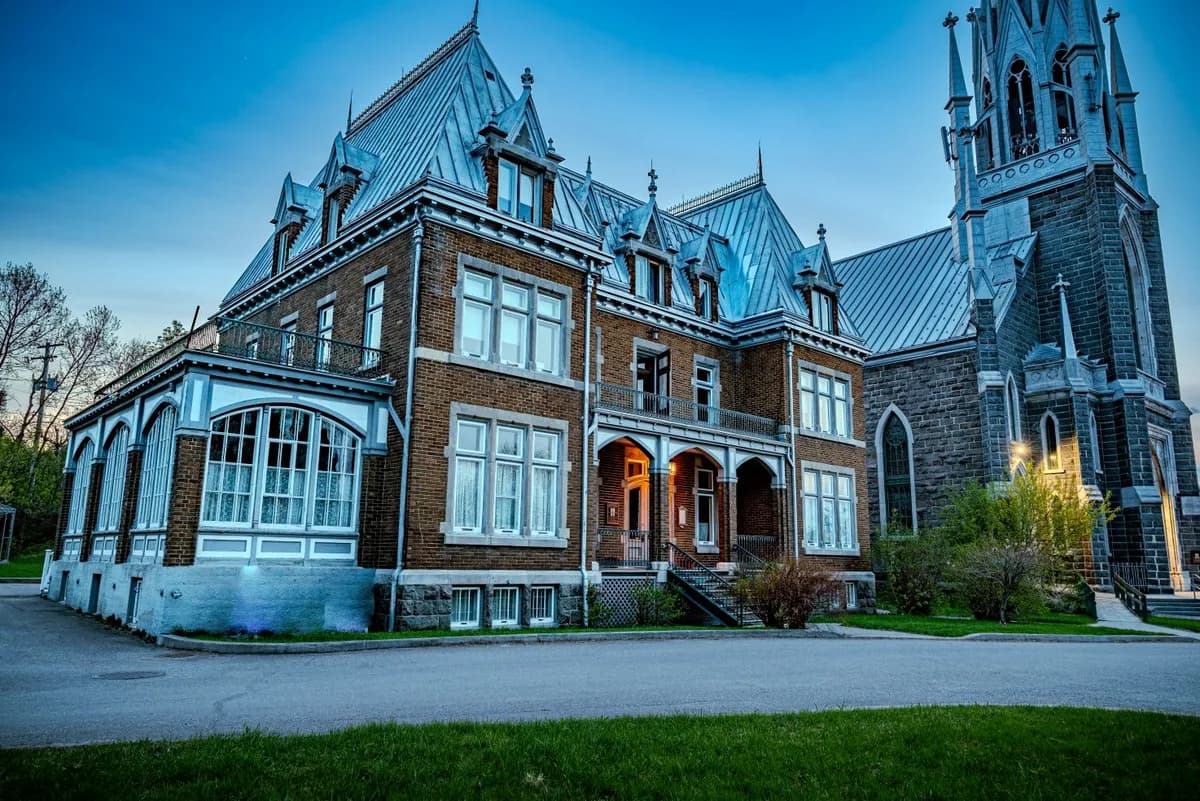 HÔTEL CHÂTEAU CRAN CHAUD